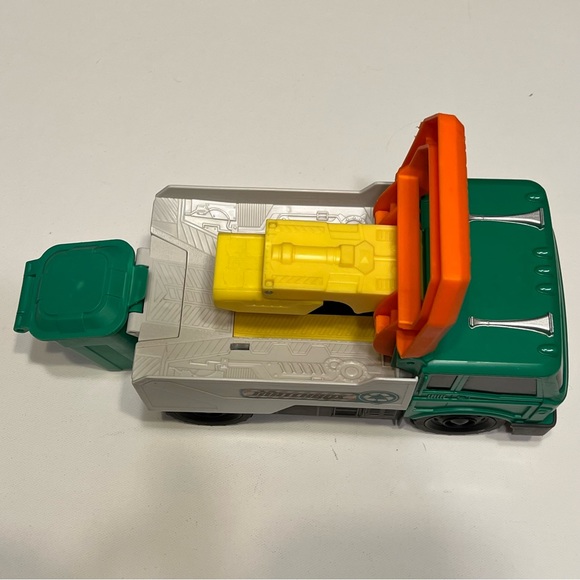Matchbox Power Launcher Recycling Garbage Truck Only No Car Plastic 2016 Pre-own - Picture 5 of 13